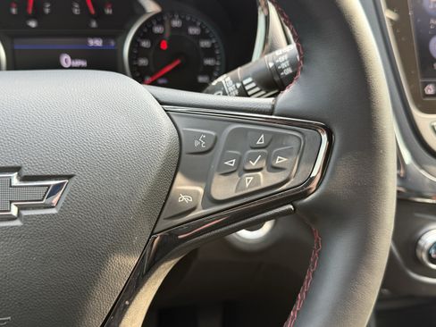 Used 2024 Chevrolet Equinox RS w/ RS Leather Package FWD image 18