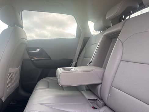 Used 2018 Kia Niro Touring image 19