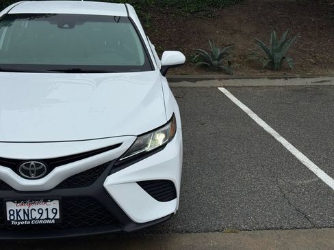 Used 2019 Toyota Camry SE w/ Carpet Mat Package FWD image 8