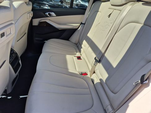 Used 2019 BMW X5 xDrive40i w/ Parking Assistance Package AWD/4WD image 31