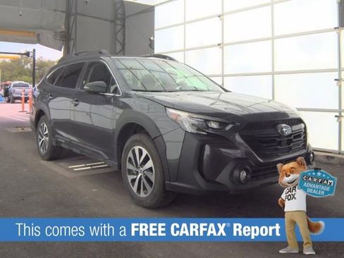 Used 2025 Subaru Outback Premium image 2