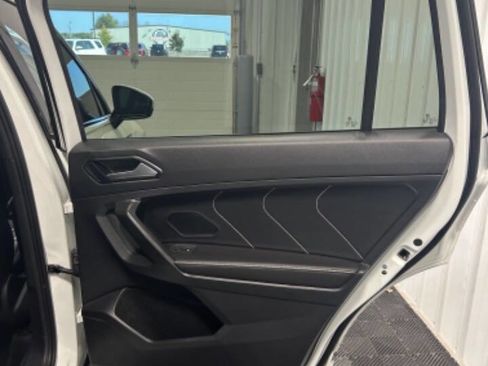 Used 2023 Volkswagen Tiguan SEL R-Line image 11