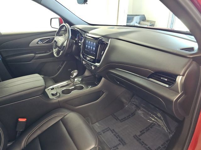 Used 2022 Chevrolet Traverse LT w/ LT Premium Package AWD/4WD image 39