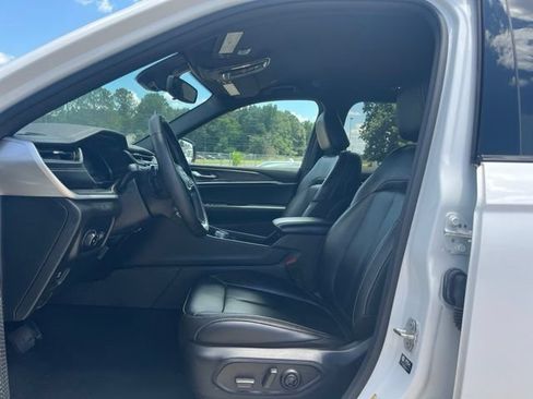 Used 2024 Jeep Grand Cherokee L Limited AWD/4WD image 7