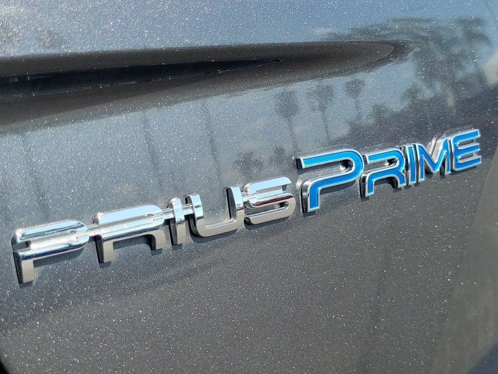 Used 2021 Toyota Prius Prime Limited FWD image 28