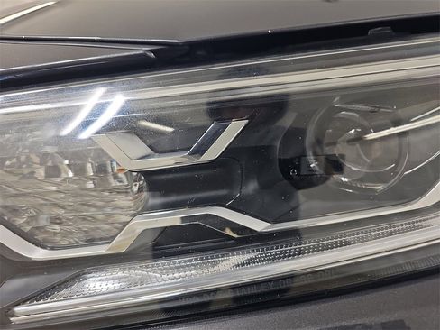 Used 2020 Toyota RAV4 Limited image 39