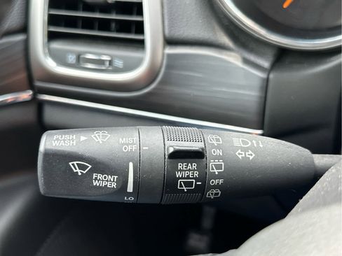 Used 2021 Jeep Grand Cherokee Limited image 30