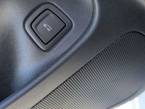 Used 2025 Cadillac CT4 Premium Luxury image 19