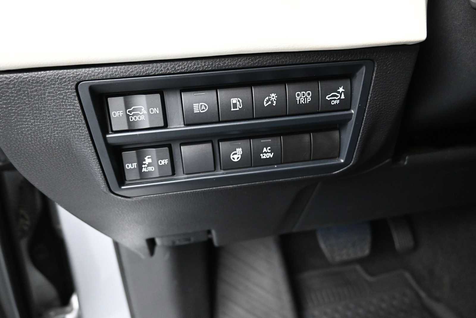 Used 2024 Toyota Sequoia Capstone AWD/4WD image 16