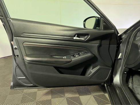 Used 2019 Nissan Altima 2.5 SR w/ SR Premium Package AWD/4WD image 24