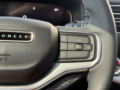 Used 2024 Jeep Wagoneer Series II image 19