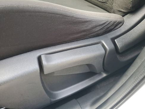 Used 2020 Nissan Rogue Sport S image 18