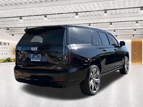 New 2026 Cadillac Escalade ESV Platinum Sport w/ LPO, Floor Liner Package AWD/4WD image 10