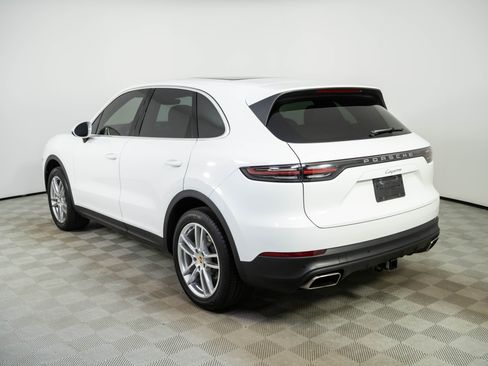 Certified 2023 Porsche Cayenne AWD/4WD image 3