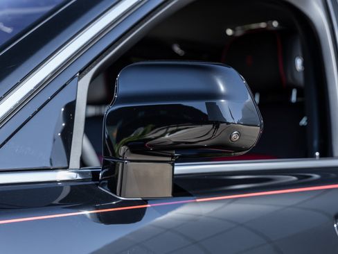 Used 2025 Rolls-Royce Cullinan image 19