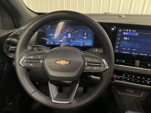 New 2026 Chevrolet Equinox LT image 13