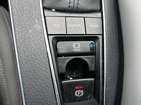 Used 2022 Toyota Avalon XLE FWD image 15