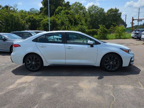Used 2026 Toyota Corolla SE FWD image 4