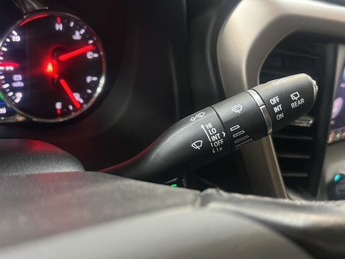 Used 2020 GMC Acadia Denali w/ Technology Package image 32