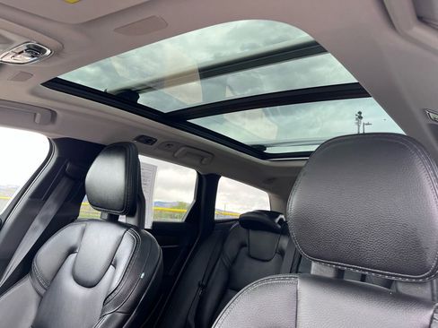 Used 2018 Volvo V90 T5 Cross Country w/ Convenience Package AWD/4WD image 21