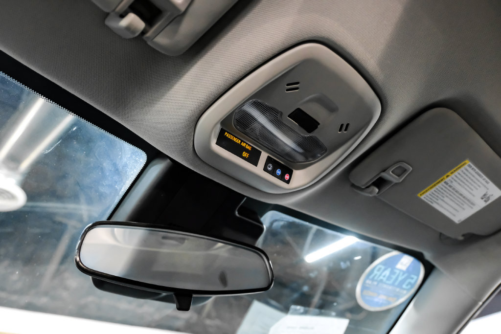 Used 2025 Chevrolet Trax LS w/ LS Convenience Package FWD image 32