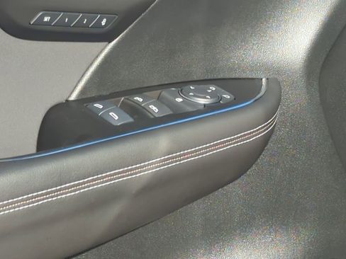 Used 2025 Buick Envision Sport Touring image 23