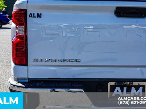 Used 2025 Chevrolet Silverado 2500 LT w/ Convenience Package AWD/4WD image 13