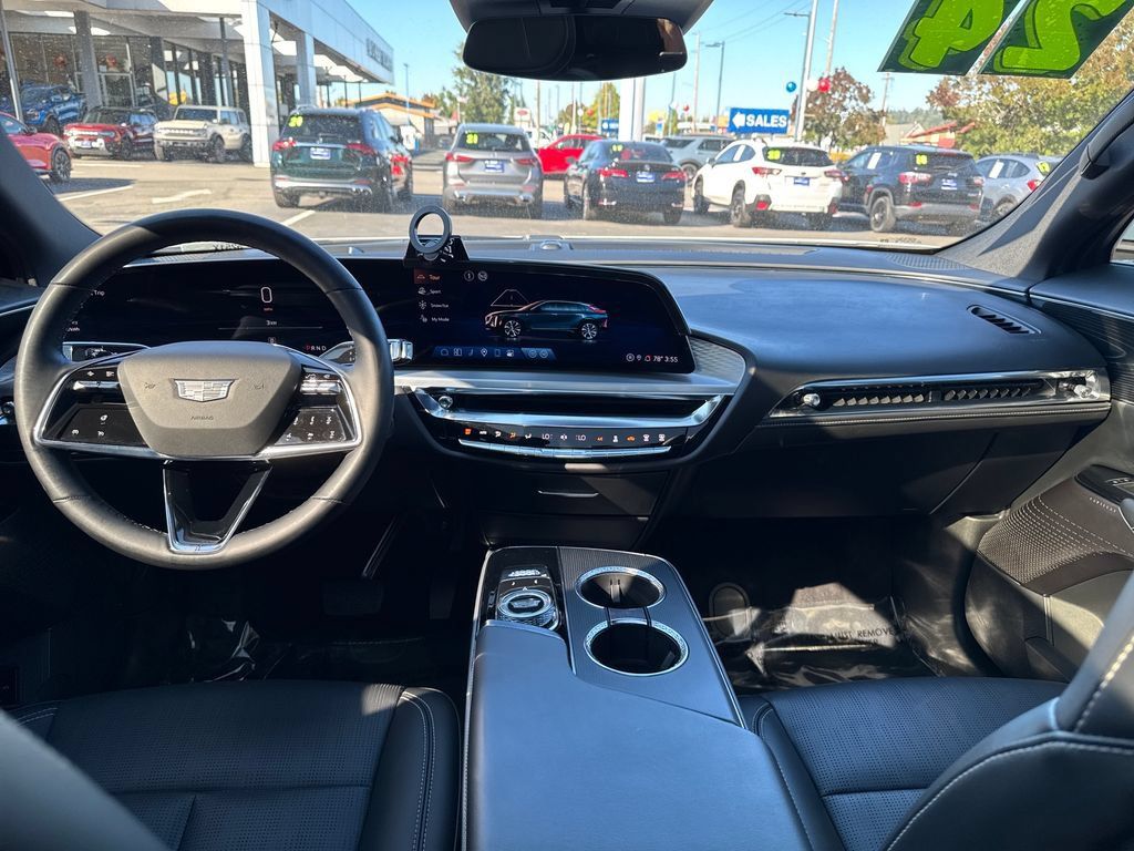 Used 2024 Cadillac Lyriq Luxury RWD image 15