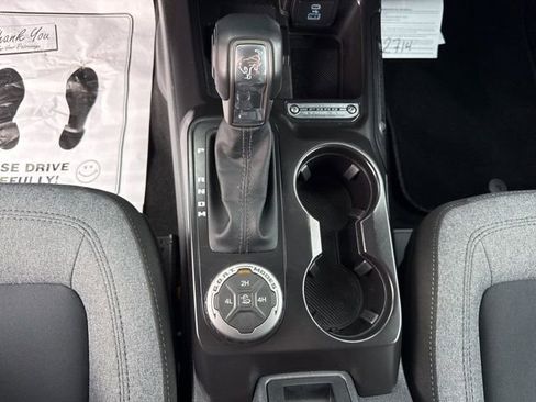 Used 2025 Ford Bronco Big Bend image 32