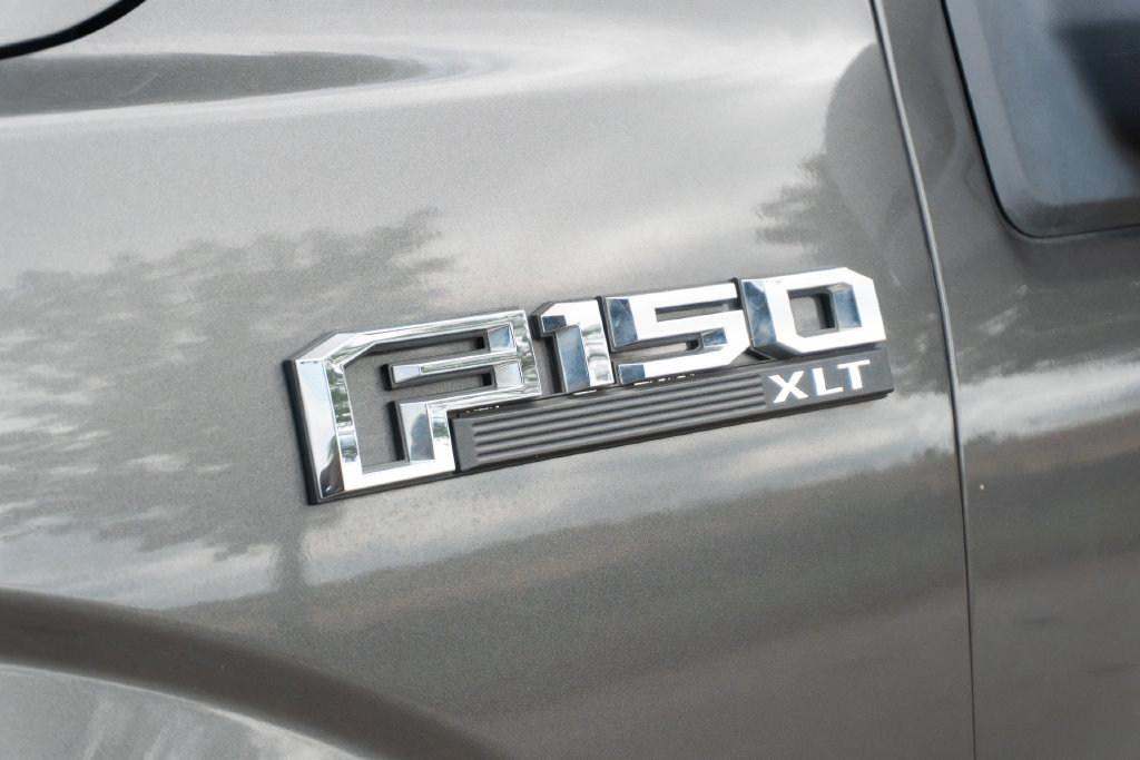 Used 2016 Ford F150 XLT w/ Equipment Group 302A Luxury RWD image 3