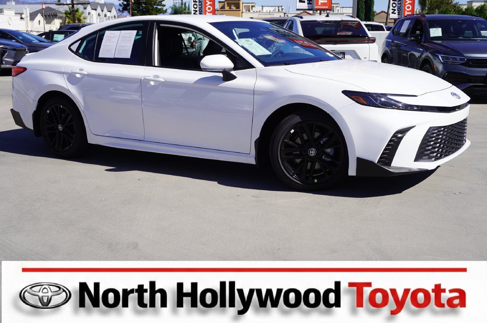 Used 2026 Toyota Camry SE FWD image 1