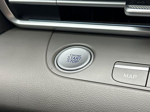 Used 2024 Hyundai Elantra SEL image 22