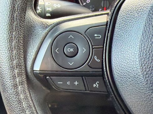 Used 2019 Toyota RAV4 LE AWD/4WD image 17