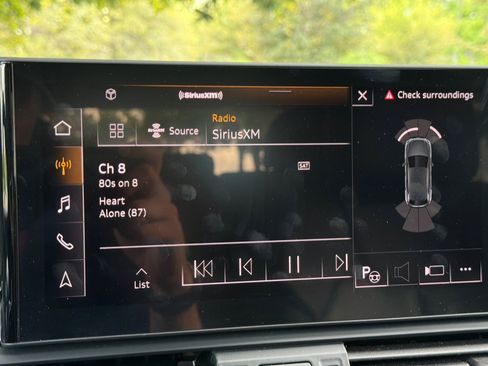 Used 2021 Audi Q5 Prestige w/ Prestige Package image 24