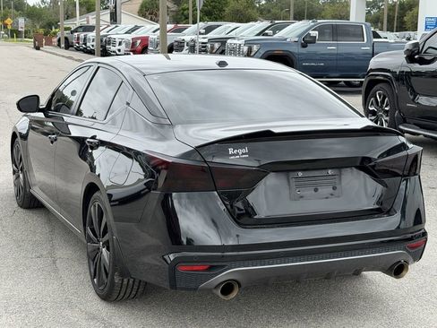 Used 2021 Nissan Altima 2.5 SR w/ SR Premium Package FWD image 7