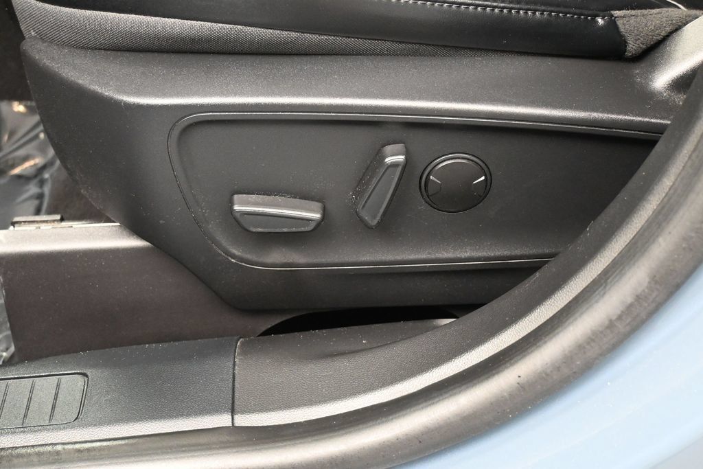 Used 2024 Ford Escape ST-Line w/ Tech Pack #1 FWD image 12