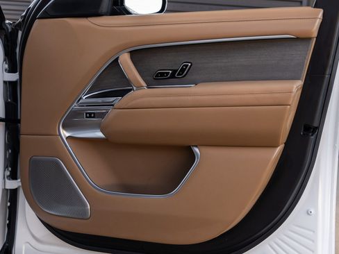 Used 2022 Land Rover Range Rover SV image 45