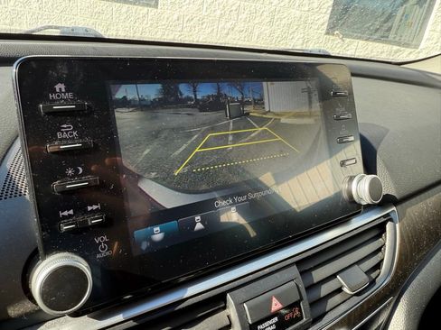 Used 2020 Honda Accord EX image 10