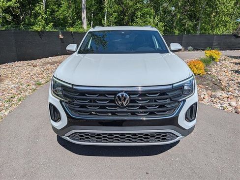 Used 2025 Volkswagen Atlas Cross Sport SE w/ Panoramic Sunroof Package AWD/4WD image 8