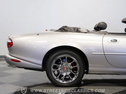 Used 2001 Jaguar XK8 Convertible image 29