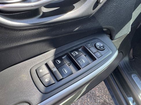 Used 2019 Jeep Cherokee Limited AWD/4WD image 13
