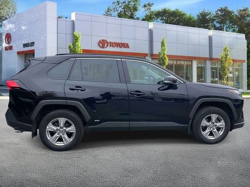 Certified 2023 Toyota RAV4 XLE w/ Convenience Package image 5