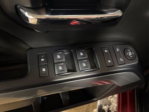 Used 2019 Chevrolet Silverado 1500 LT w/ All Star Edition image 32