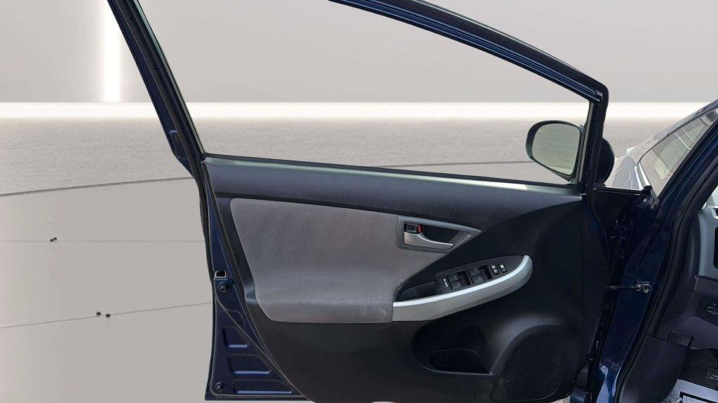 Used 2014 Toyota Prius Two FWD image 18
