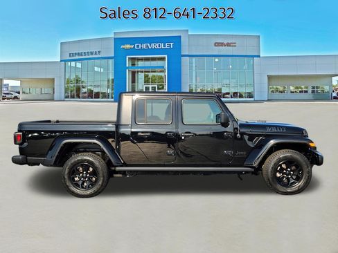 Used 2022 Jeep Gladiator Sport AWD/4WD image 8
