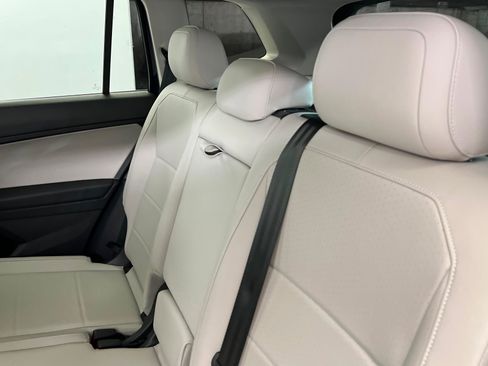 Used 2021 Volkswagen Tiguan SEL AWD/4WD image 21