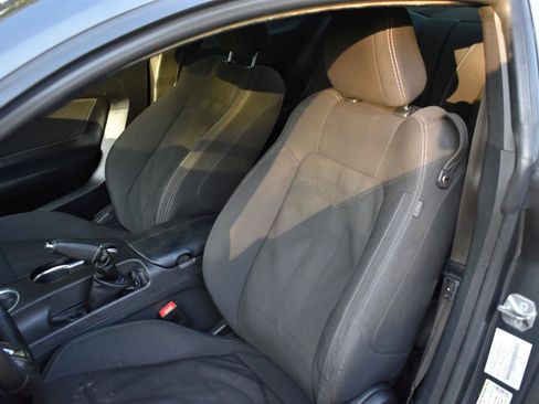 Used 2020 Ford Mustang GT w/ Black Accent Package RWD image 12
