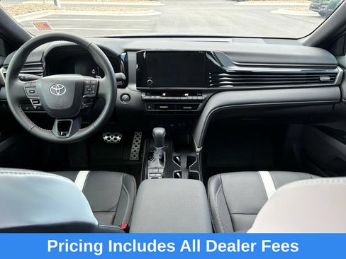 Used 2025 Toyota Camry SE FWD image 15