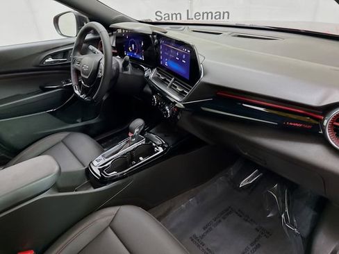 Used 2026 Chevrolet Trax RS w/ Sunroof Package image 30