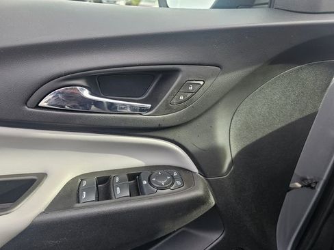 Used 2024 Chevrolet Equinox LS image 25